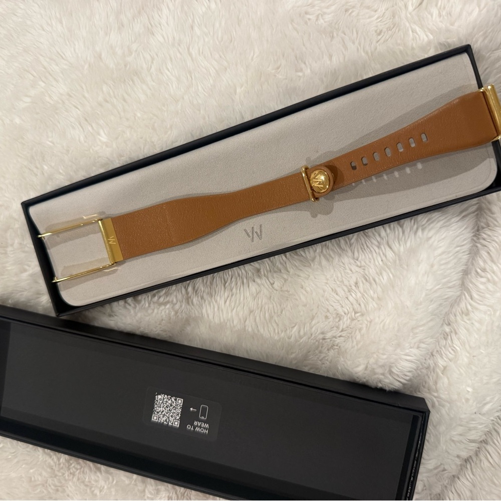 WHOOP MG leather luxe band (brand new)